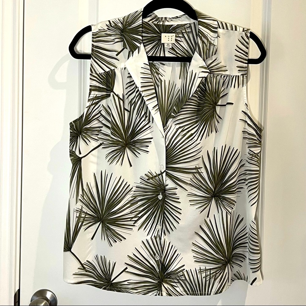 A New Day Target Palm Print Button Up Tank Top XL